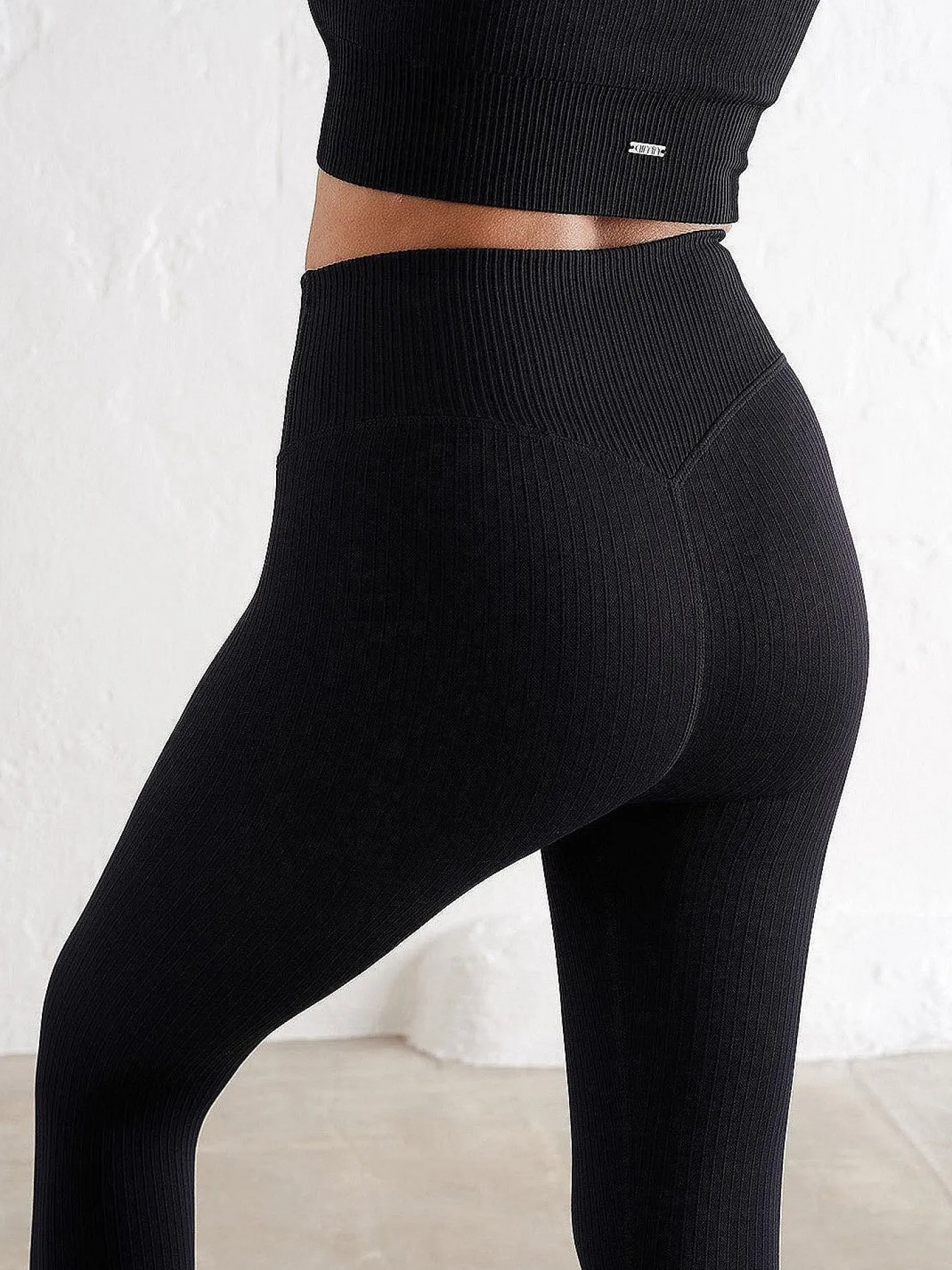 Women Aimn Performance|Tights-Black Ribbed 7/8 Seamless Tights