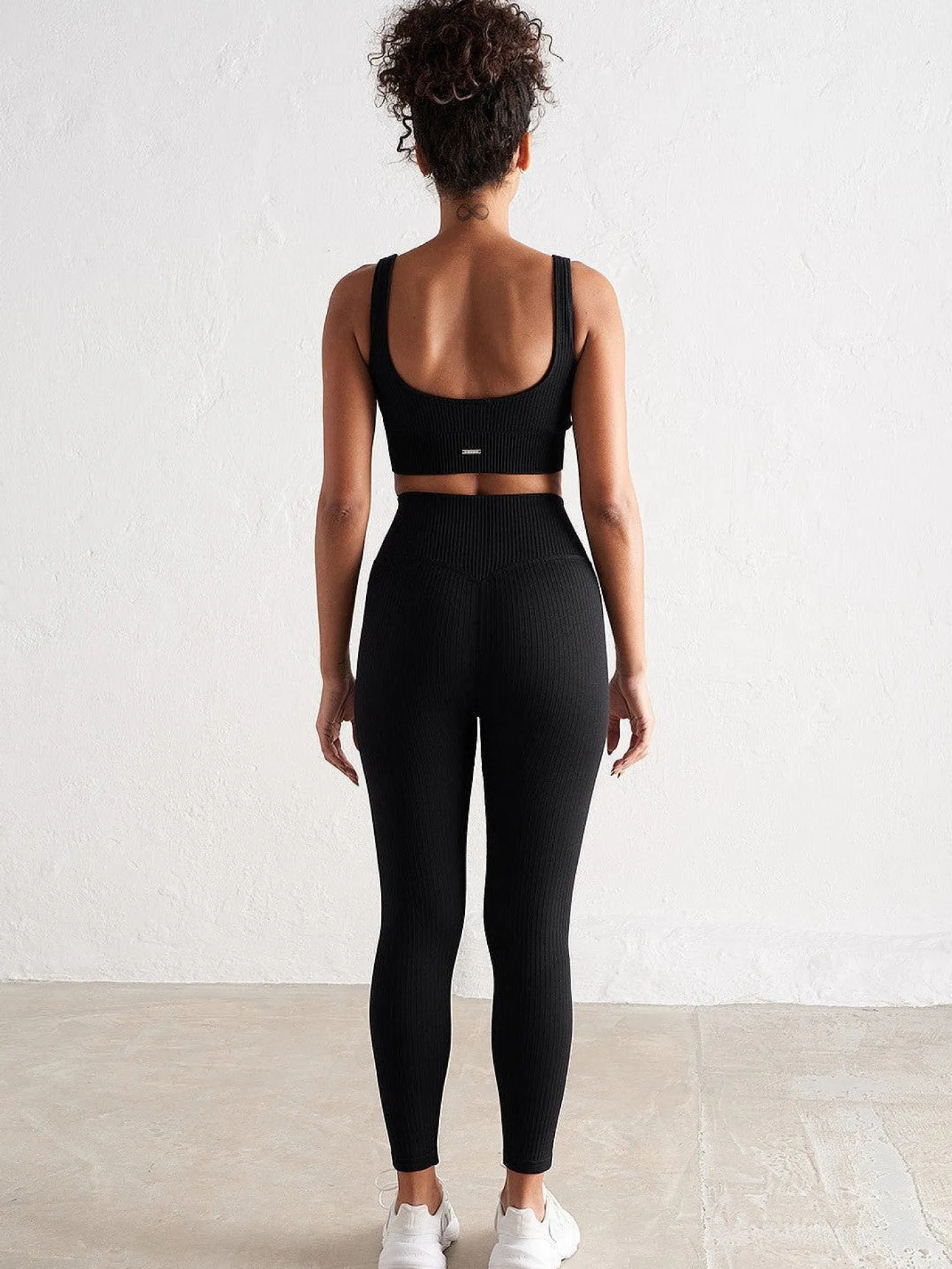 Women Aimn Training|Performance-Black Ribbed Seamless Tights