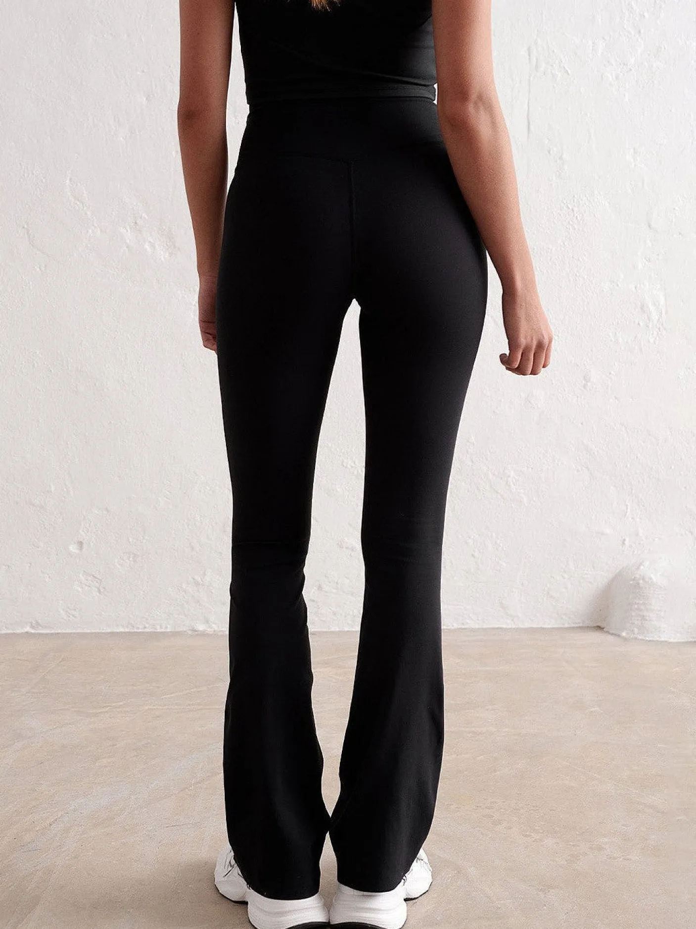 Women Aimn Tights-Black Sense Flare Tights