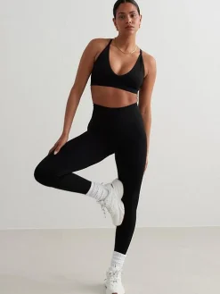 Women Aimn Performance|Sports Bras-Black Shape Seamless Cross Back Bralette