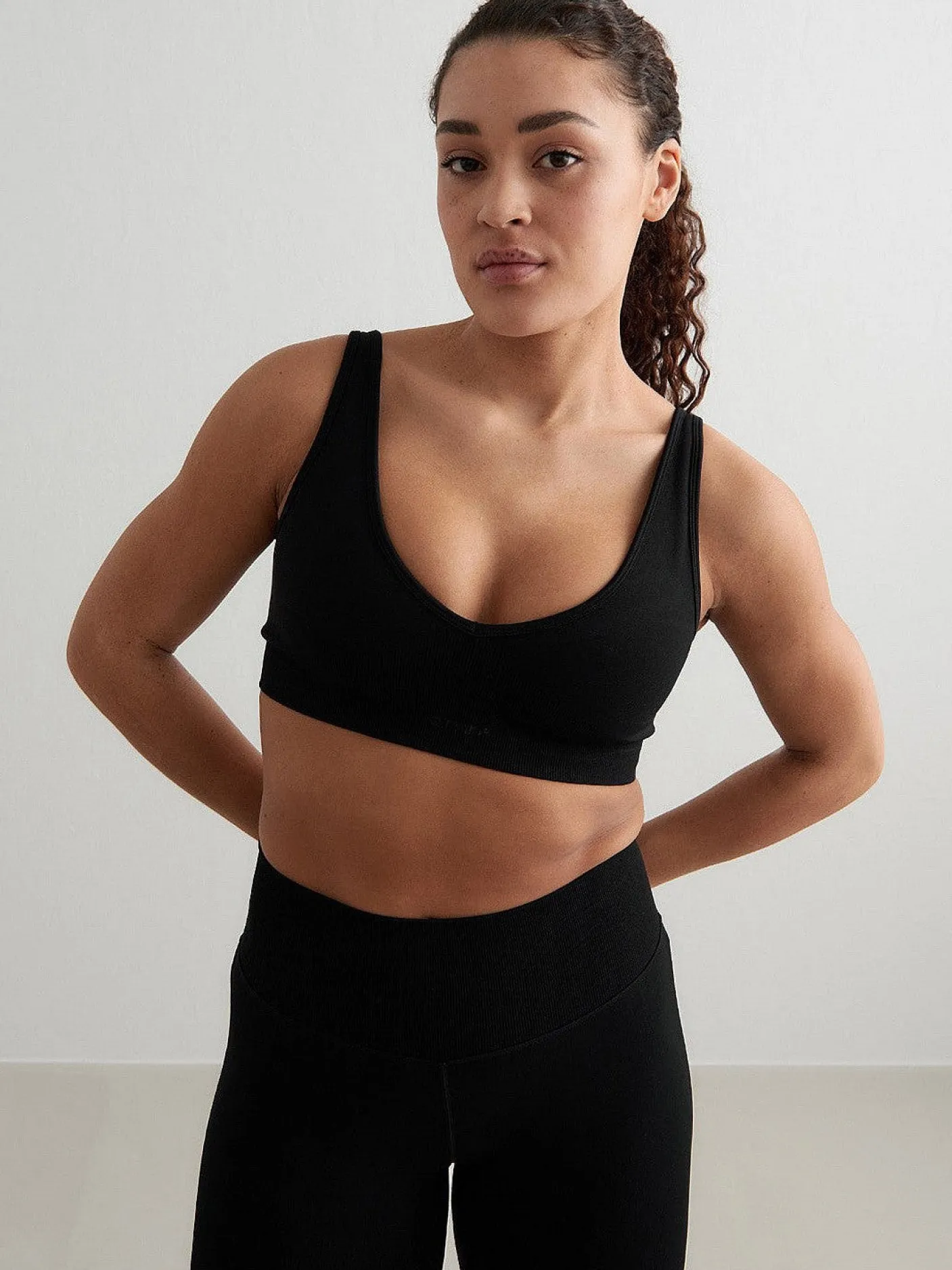 Women Aimn Sports Bras-Black Shape Seamless Deep Cut Bra