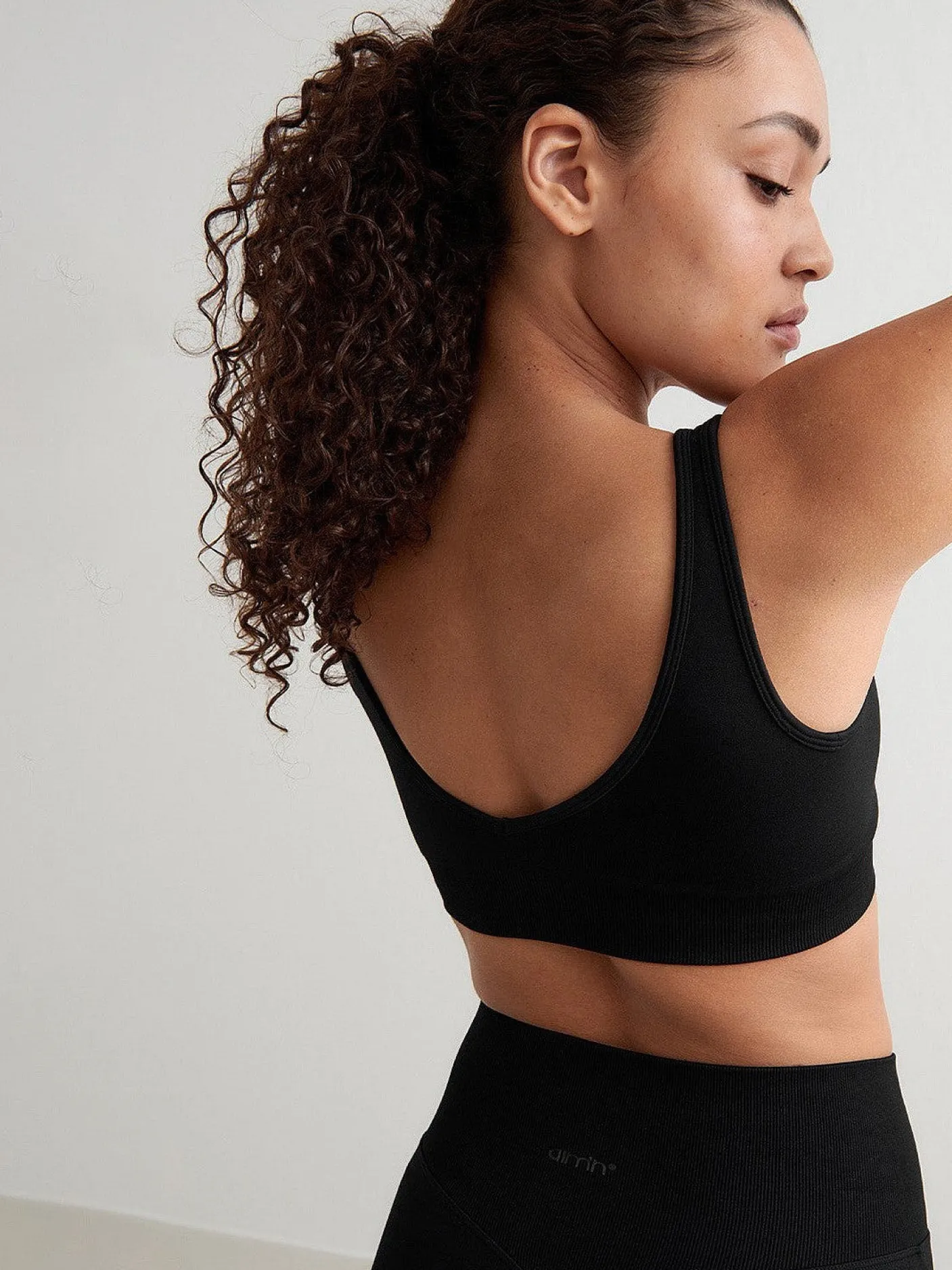 Women Aimn Sports Bras-Black Shape Seamless Deep Cut Bra