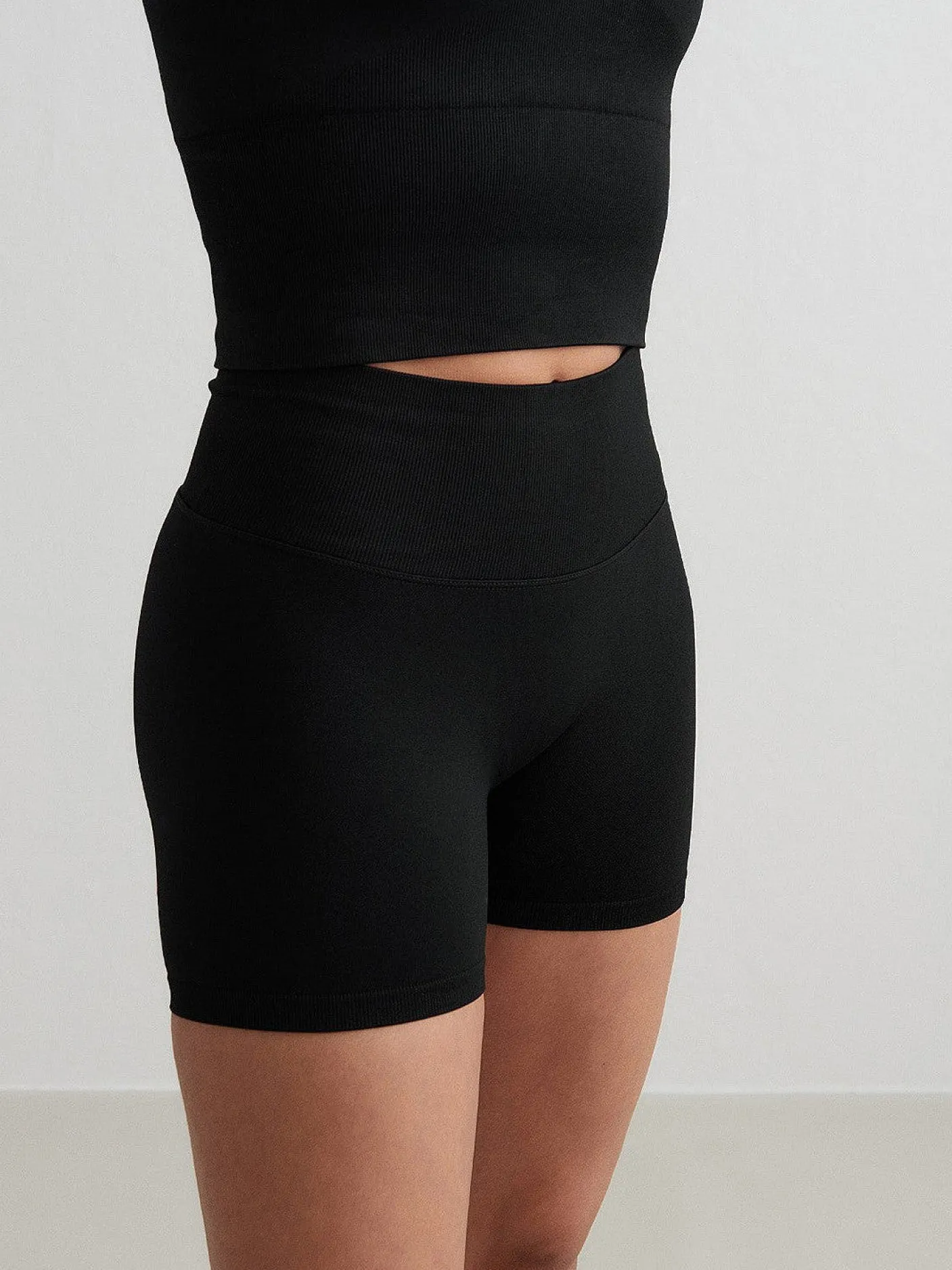 Women Aimn Performance|Shorts-Black Shape Seamless Hotpants
