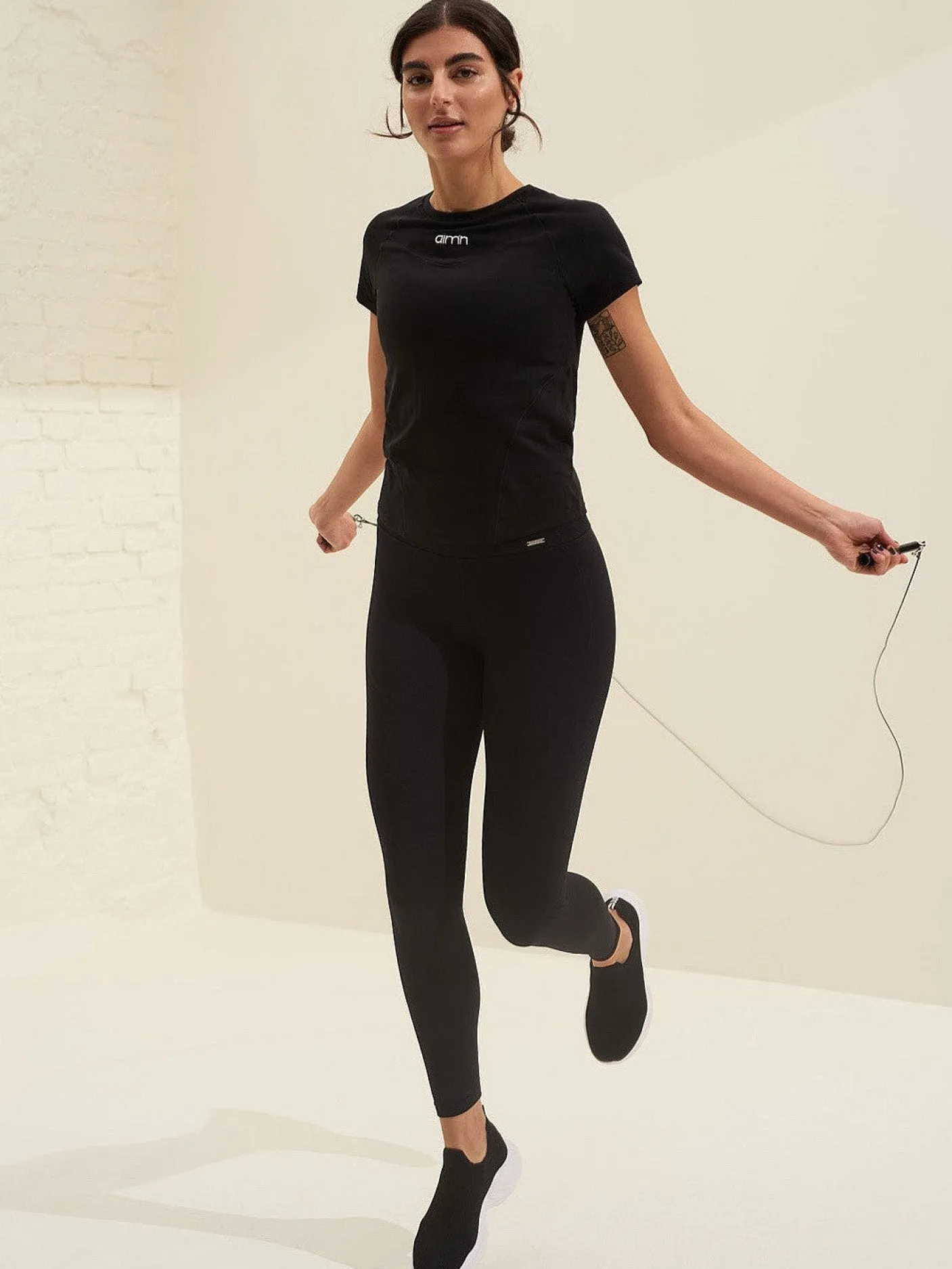 Women Aimn Running|Performance-Black Soft Basic Short Sleeve