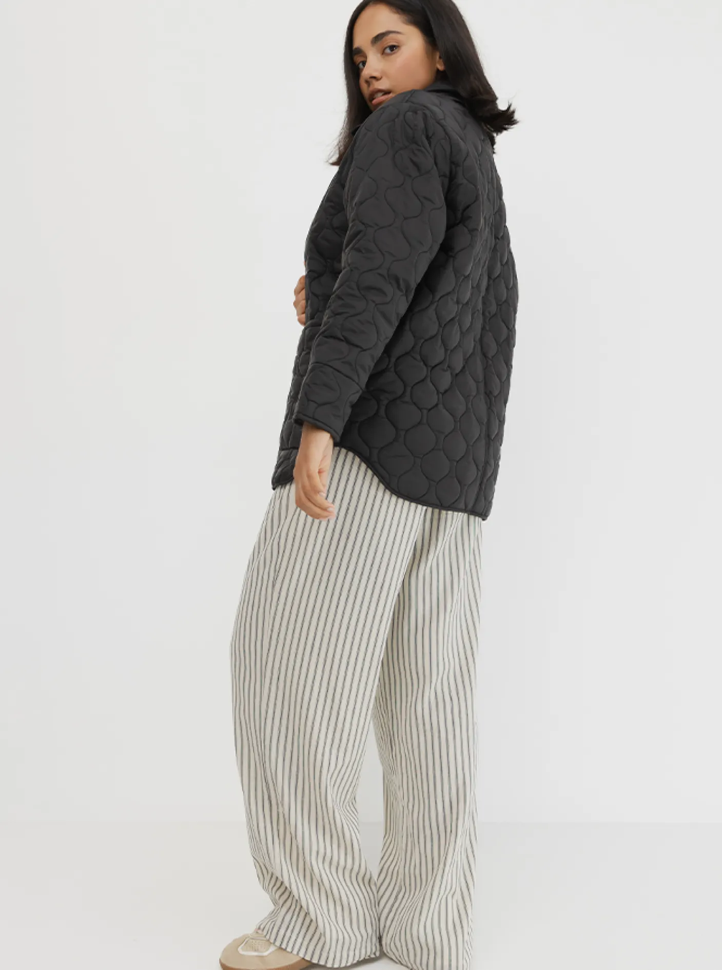 Women Taylor Sport Jackets-Collared Quilted Jacket in Black