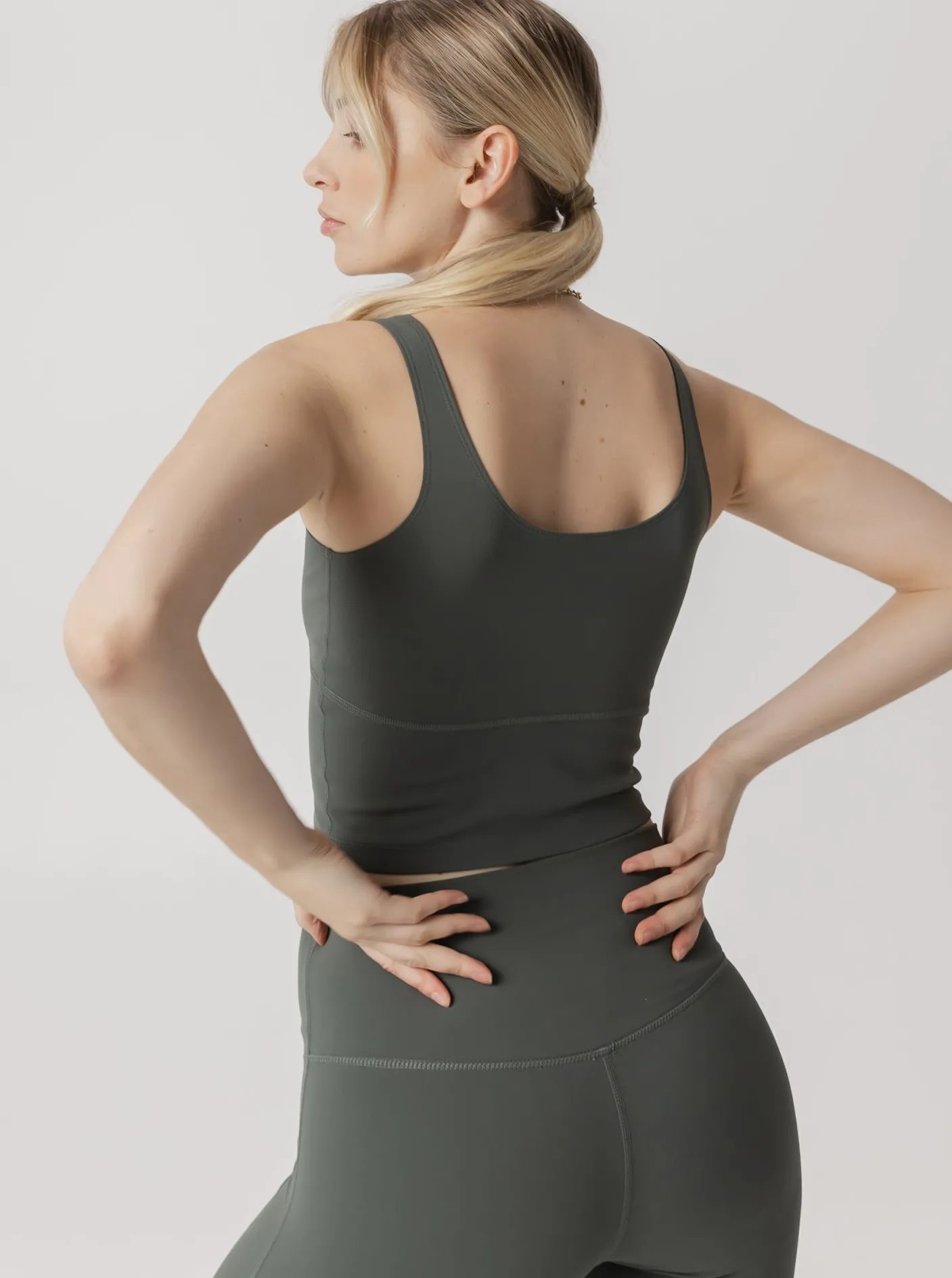 Women Taylor Sport Performance-Longline Tank In Eucalyptus