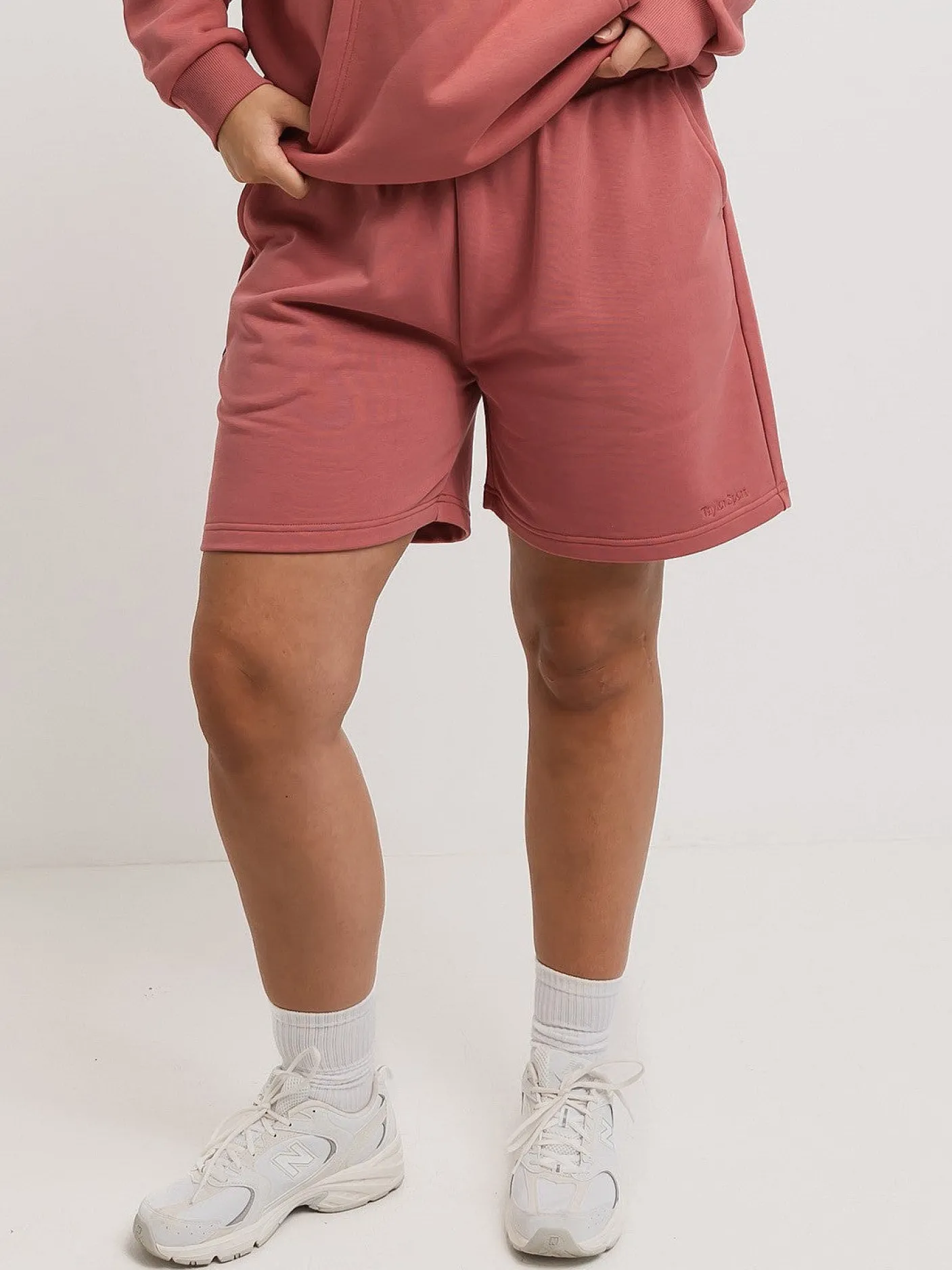 Women Taylor Sport Shorts-Lounge Short In Chilli