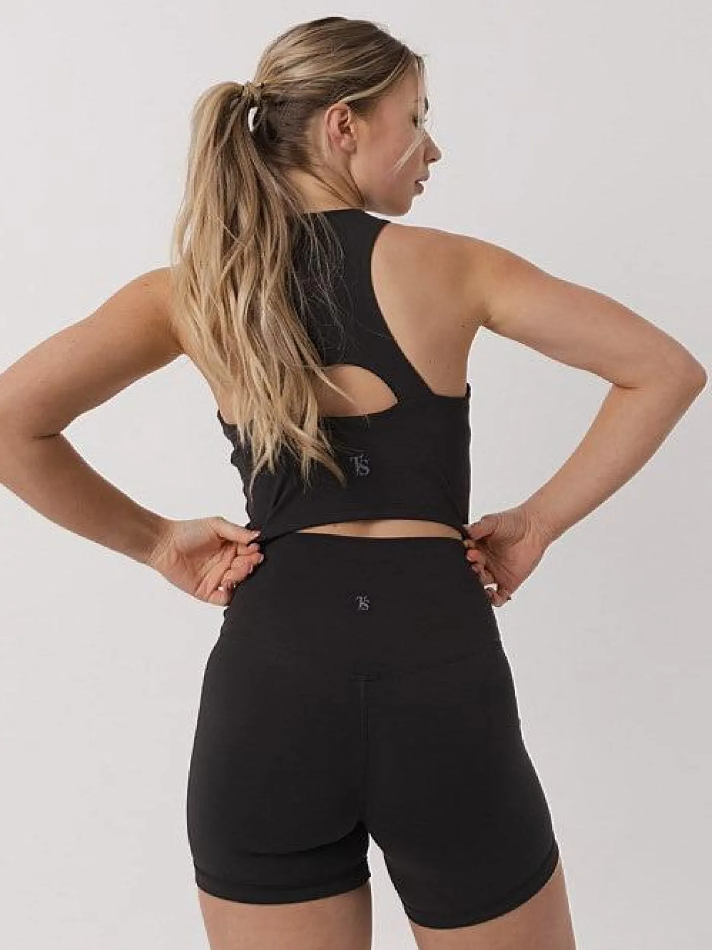 Women Taylor Sport Running|Sports Bras-Mellow Longline Bra in Black