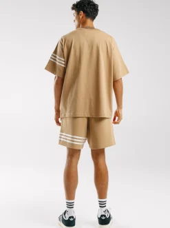 adidas Originals Tees & Singlets-Neuclassics T-Shirt