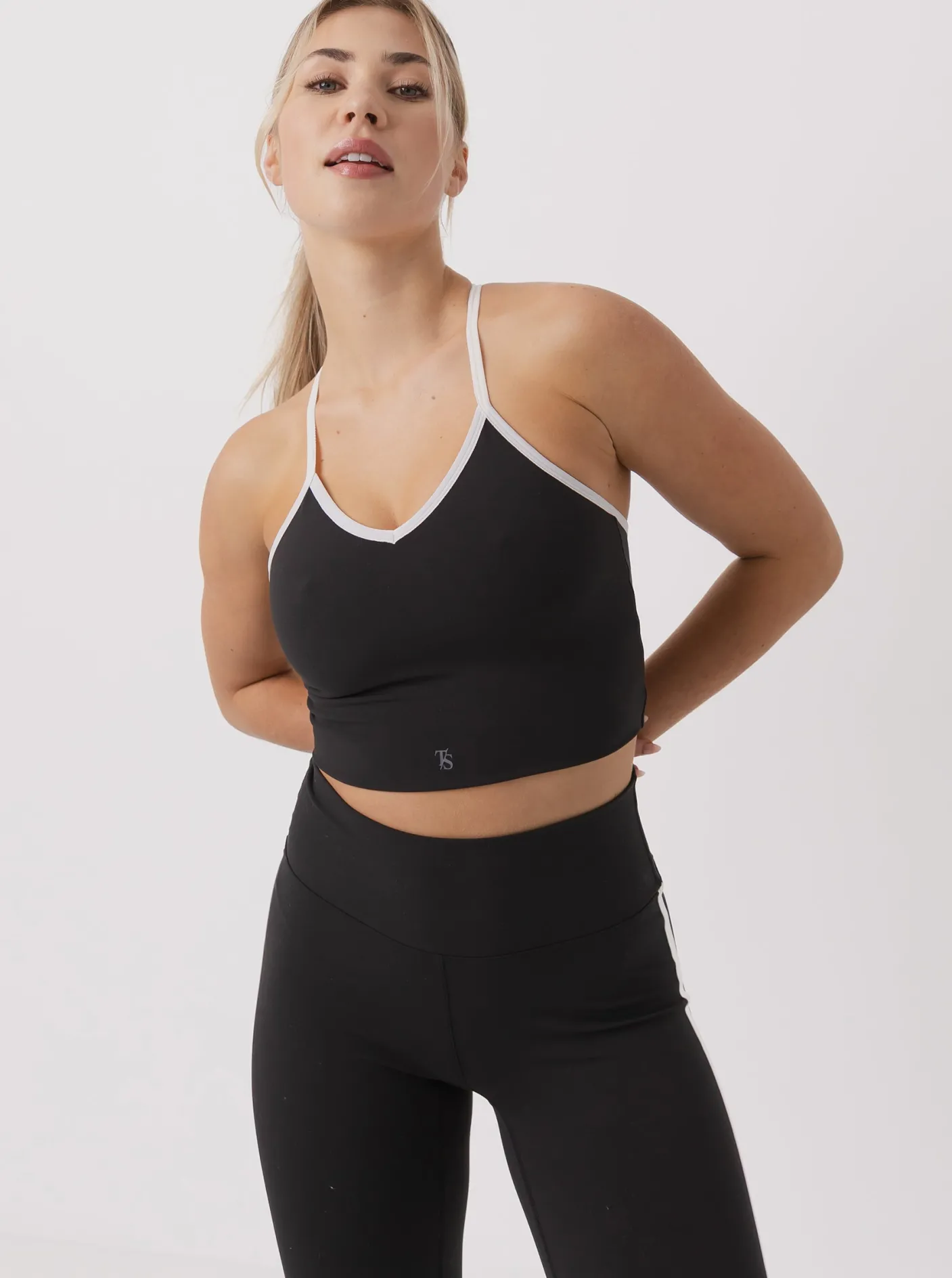 Women Taylor Sport Sports Bras-Retro Bra in Black
