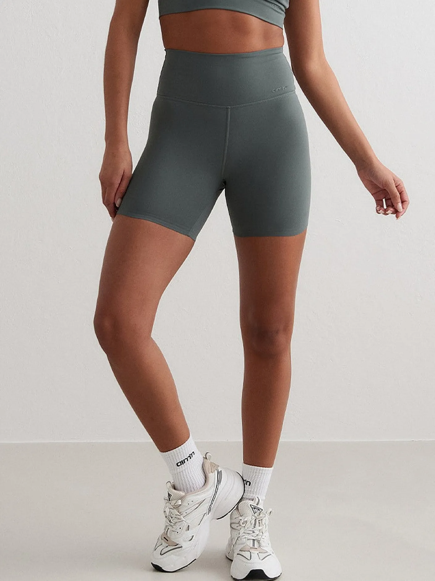 Women Aimn Performance|Shorts-Sage Sense Midi Biker Shorts