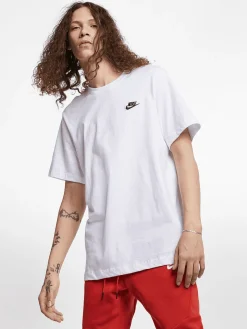 Nike Tees & Singlets-Sportswear Club T-Shirt