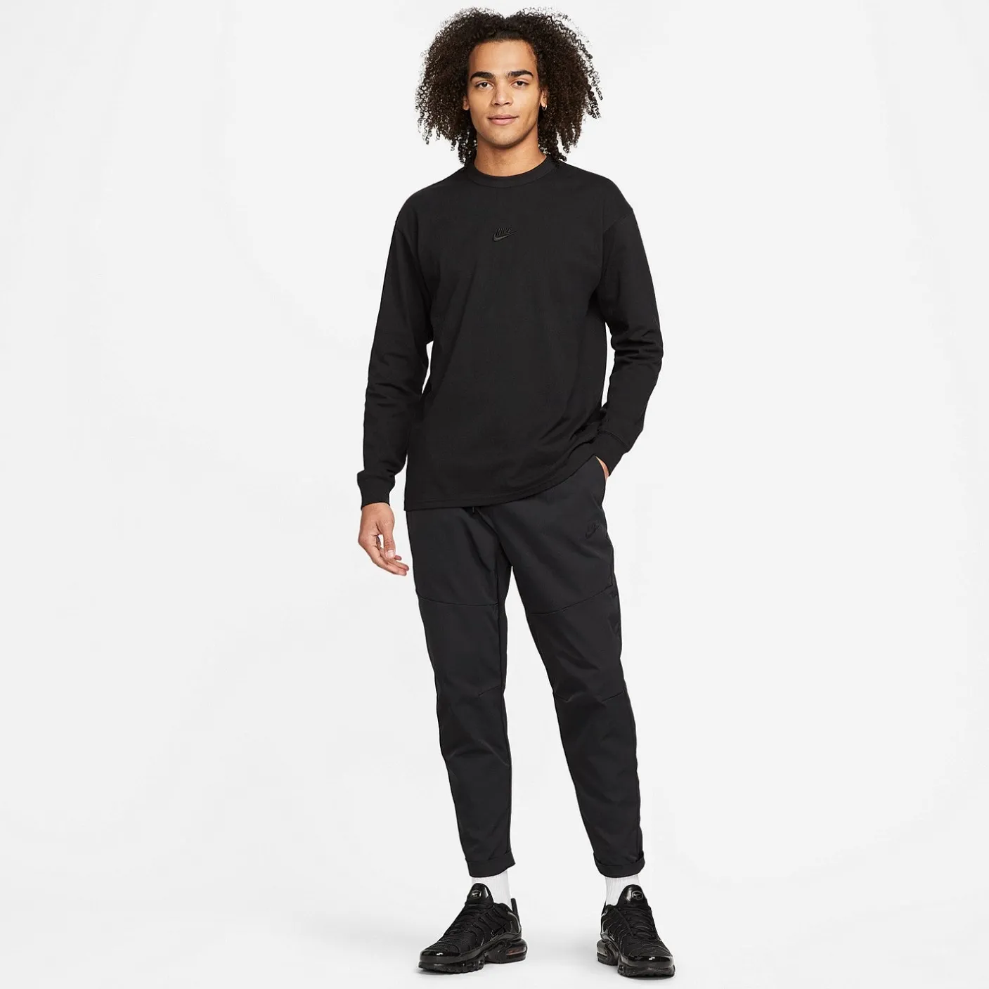 Nike Tees & Singlets-Sportswear Premium Essentials Long-Sleeve Tee