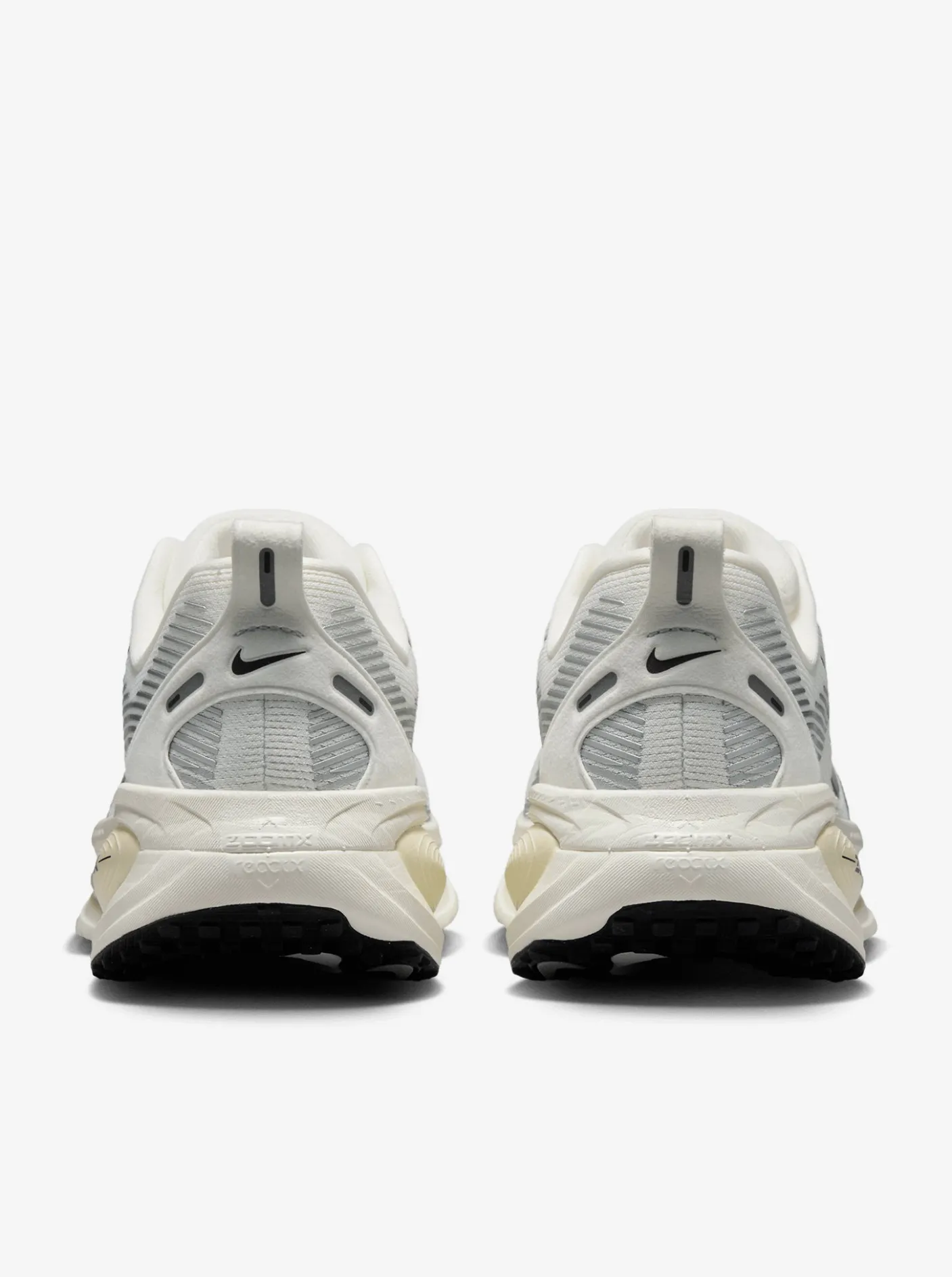 Women Nike Running Shoes-Vomero 18 Womens