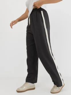 Women Taylor Sport Pants & Sweats-Weekender Pant In Pepper