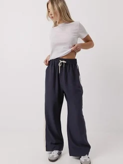 Women Taylor Sport Pants & Sweats-Weekender Pants in Midnight