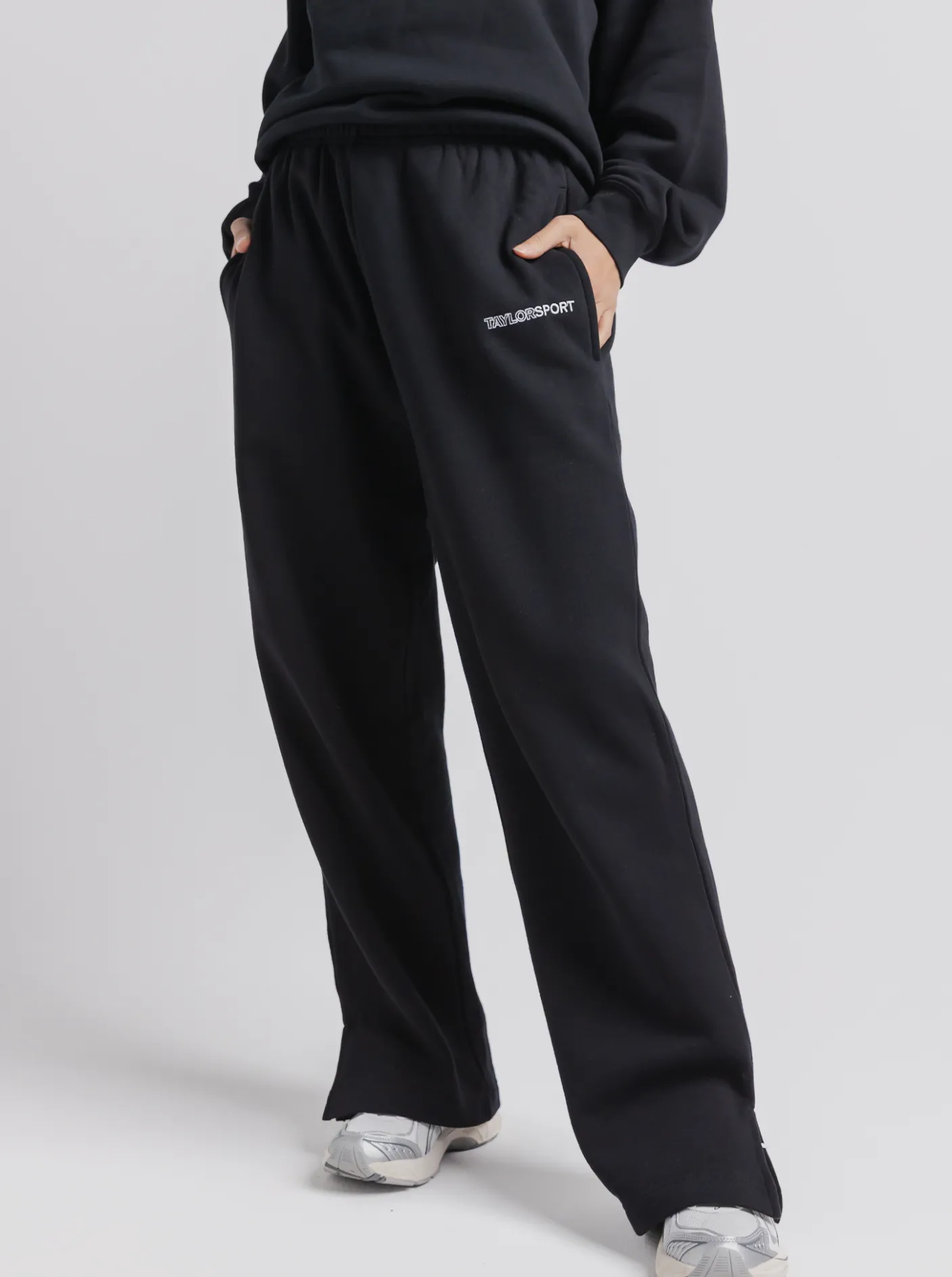 Women Taylor Sport Pants & Sweats-Wide Leg Sweats in Black
