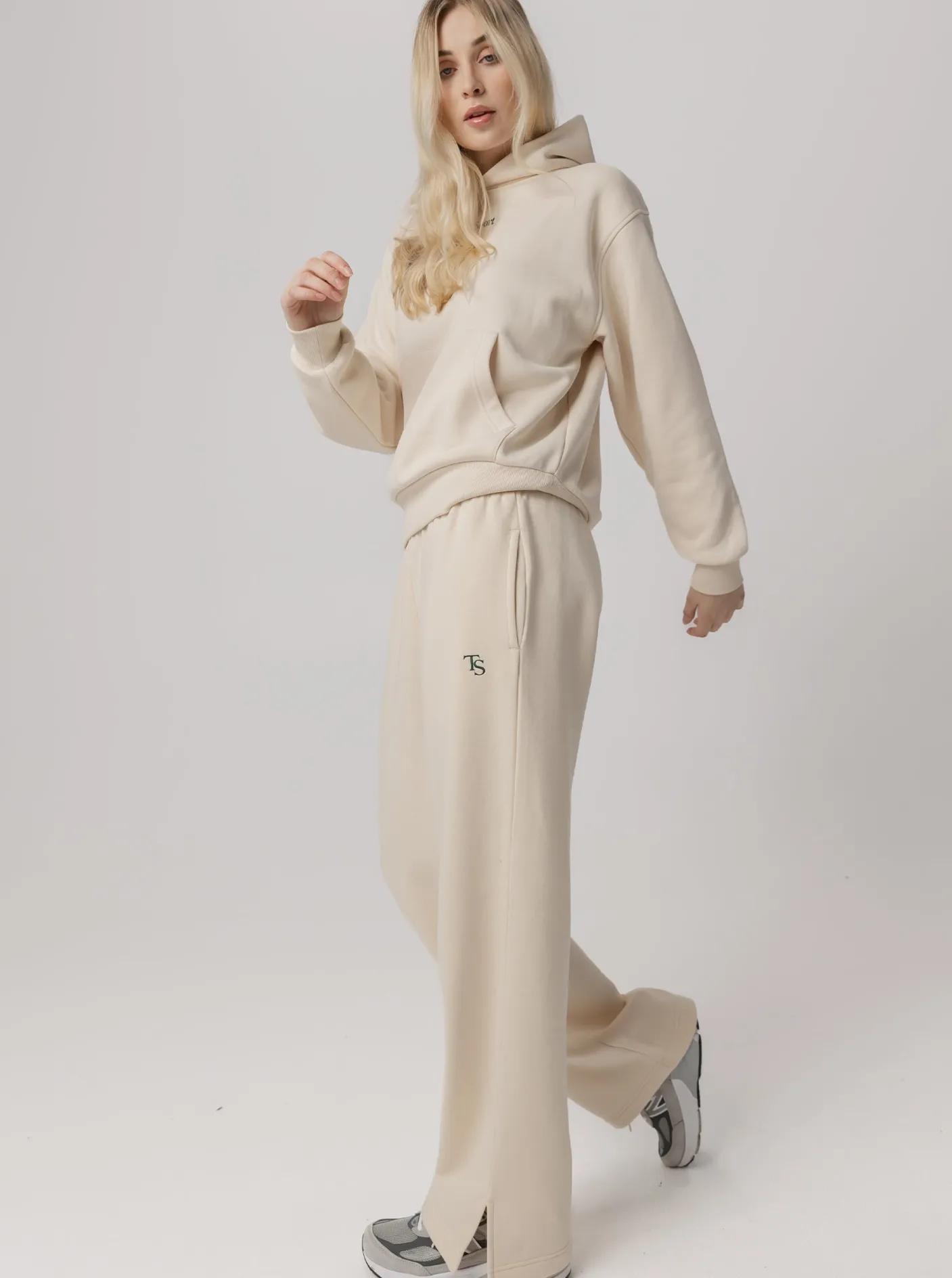 Women Taylor Sport Pants|Pants & Sweats-Wide Leg Sweats in Vanilla
